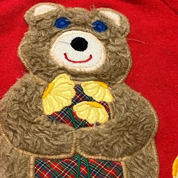 Vintage 1980s Teddy Bear with Flower Red 80s Crewneck Pullover Jumper Sweatshirt - Picture 3 of 4